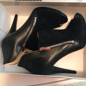 Black heeled shoe